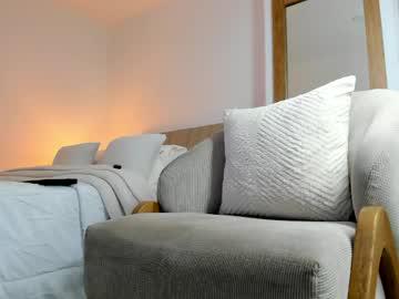 Watch monkeys_pug performing live on BoomCams free cam network