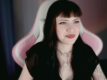 Watch moon_velvet performing live on BoomCams free cam network