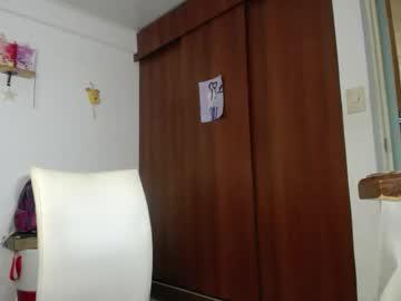 Watch moonlunita performing live on BoomCams free cam network