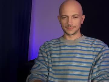 Watch mount_vesuvius performing live on BoomCams free cam network