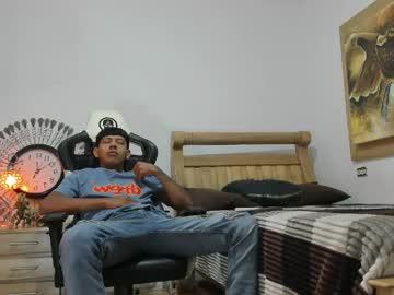 Watch mr_stiven_ performing live on BoomCams free cam network