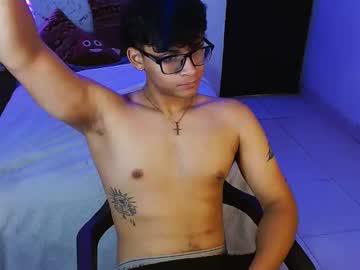 Watch mr_yisuz performing live on BoomCams free cam network
