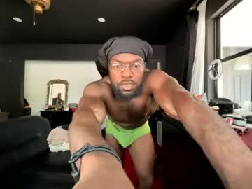 Watch mrbigdthomas performing live on BoomCams free cam network