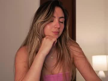 Watch mssophie_war performing live on BoomCams free cam network