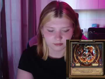 Watch mura_muur performing live on BoomCams free cam network