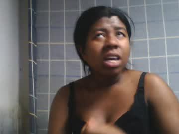 Watch murielleee performing live on BoomCams free cam network