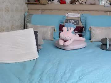Watch mysteryroom performing live on BoomCams free cam network