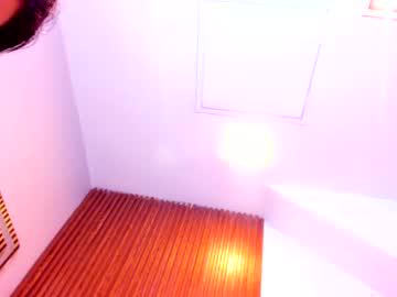 Watch nahomirosse__ performing live on BoomCams free cam network