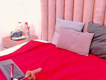 Watch naomibennetti performing live on BoomCams free cam network