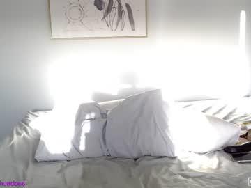 Watch naomirhoades performing live on BoomCams free cam network