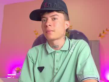 Watch nascary_fox performing live on BoomCams free cam network