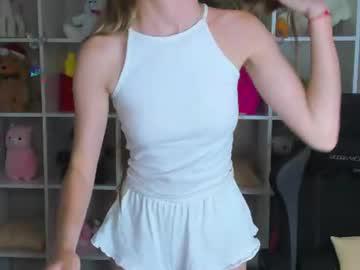 Watch neelly_collins performing live on BoomCams free cam network