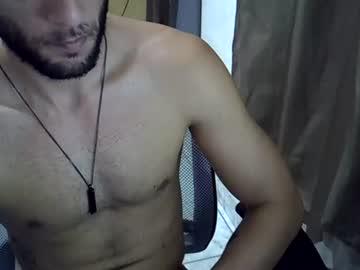 Watch newt_easy performing live on BoomCams free cam network