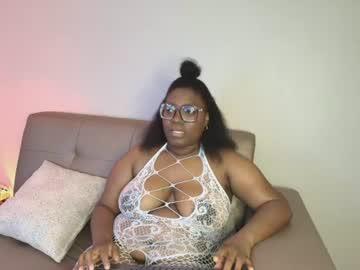 Watch niataylorr performing live on BoomCams free cam network