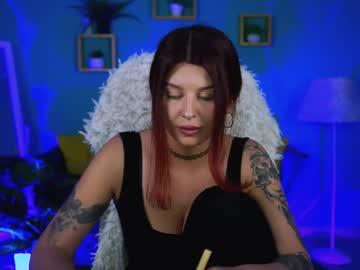 Watch nicolemoonn performing live on BoomCams free cam network