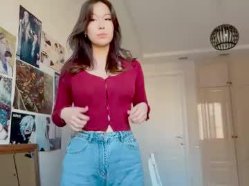 Watch nievesshippey performing live on BoomCams free cam network