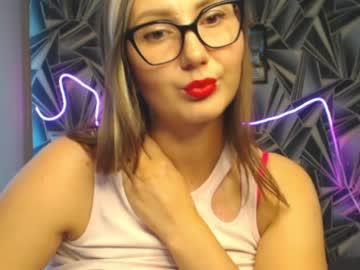 Watch nikkikiss___ performing live on BoomCams free cam network