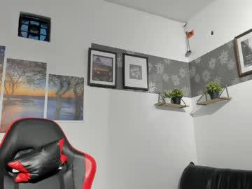 Watch noah_flynn1 performing live on BoomCams free cam network