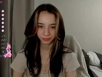Watch nxdee_ performing live on BoomCams free cam network