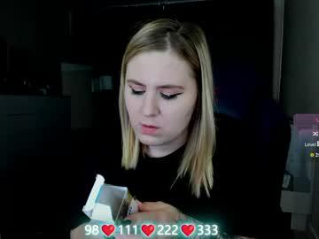 Watch oliviamunk performing live on BoomCams free cam network