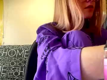 Watch ossiegrainey performing live on BoomCams free cam network