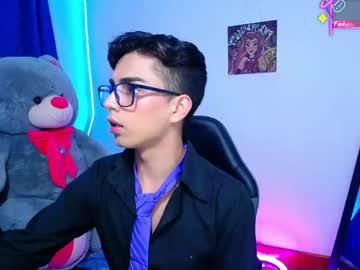 Watch owenblue__ performing live on BoomCams free cam network