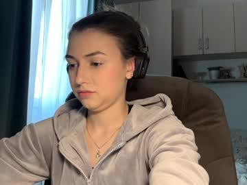 Watch pamulahallquist performing live on BoomCams free cam network