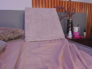 Watch parisfloweer performing live on BoomCams free cam network