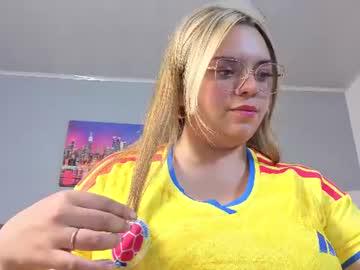 Watch paula_giraldo performing live on BoomCams free cam network