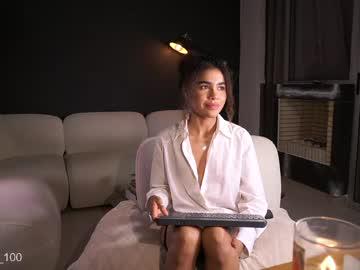 Watch paulacora100 performing live on BoomCams free cam network