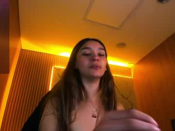 Watch paulin_roses_tf performing live on BoomCams free cam network