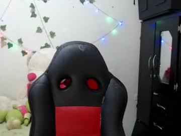 Watch pearl_macy1 performing live on BoomCams free cam network