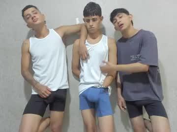 Watch pelusos_mens performing live on BoomCams free cam network