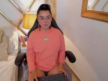 Watch perlawatsonn performing live on BoomCams free cam network