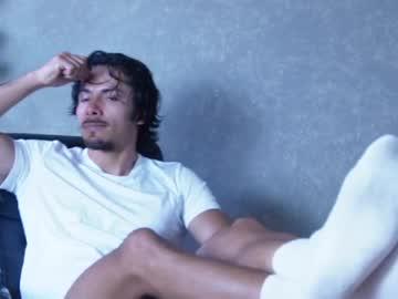 Watch perseoo_88 performing live on BoomCams free cam network