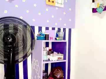 Watch petiteivoryqueen performing live on BoomCams free cam network