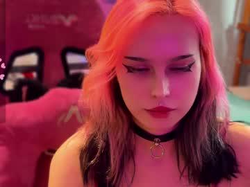 Watch pineapple_dope performing live on BoomCams free cam network