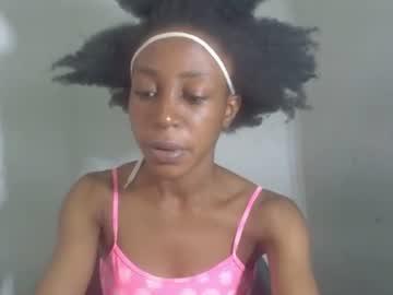Watch plumxjuicy performing live on BoomCams free cam network