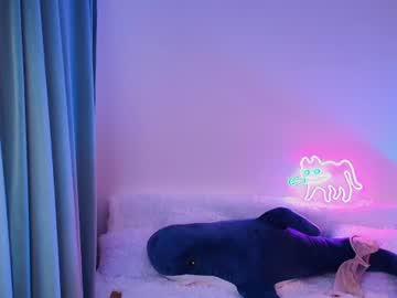 Watch poompoompeach_ performing live on BoomCams free cam network