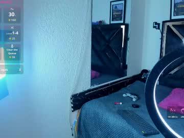 Watch poyson_ivy1 performing live on BoomCams free cam network