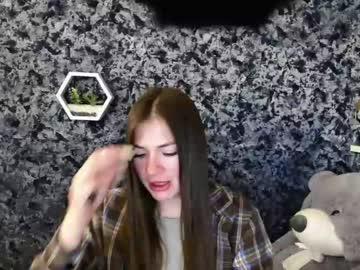 Watch pretty_angell_ performing live on BoomCams free cam network