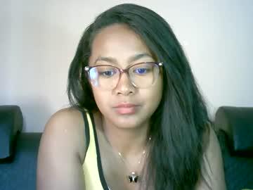 Watch prettysexy3601 performing live on BoomCams free cam network
