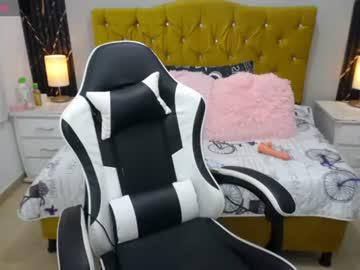 Watch princess_petite18 performing live on BoomCams free cam network