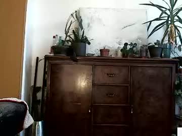 Watch princesse_slut performing live on BoomCams free cam network
