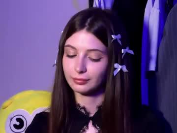 Watch providenciadequinzio performing live on BoomCams free cam network