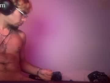 Watch pussyssucker76 performing live on BoomCams free cam network