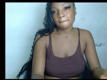 Watch pussyxwetx performing live on BoomCams free cam network