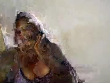 Watch queeen_scarlet performing live on BoomCams free cam network