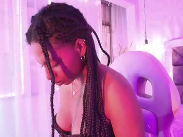 Watch queen_perla_ performing live on BoomCams free cam network