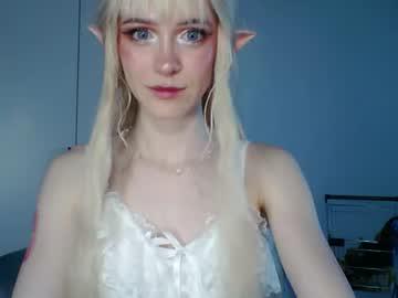 Watch quyenpollio performing live on BoomCams free cam network
